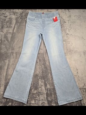 SPANX NWT SPANX 20348Q Petite Flare Retro Light Wash Pull-on Stretch Jeans Sz L